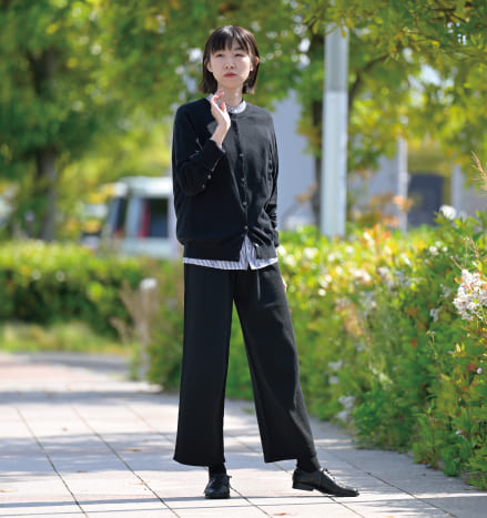 おなかをつつむ / のびるニットパンツ ワイドタイプ | サイフク公式
