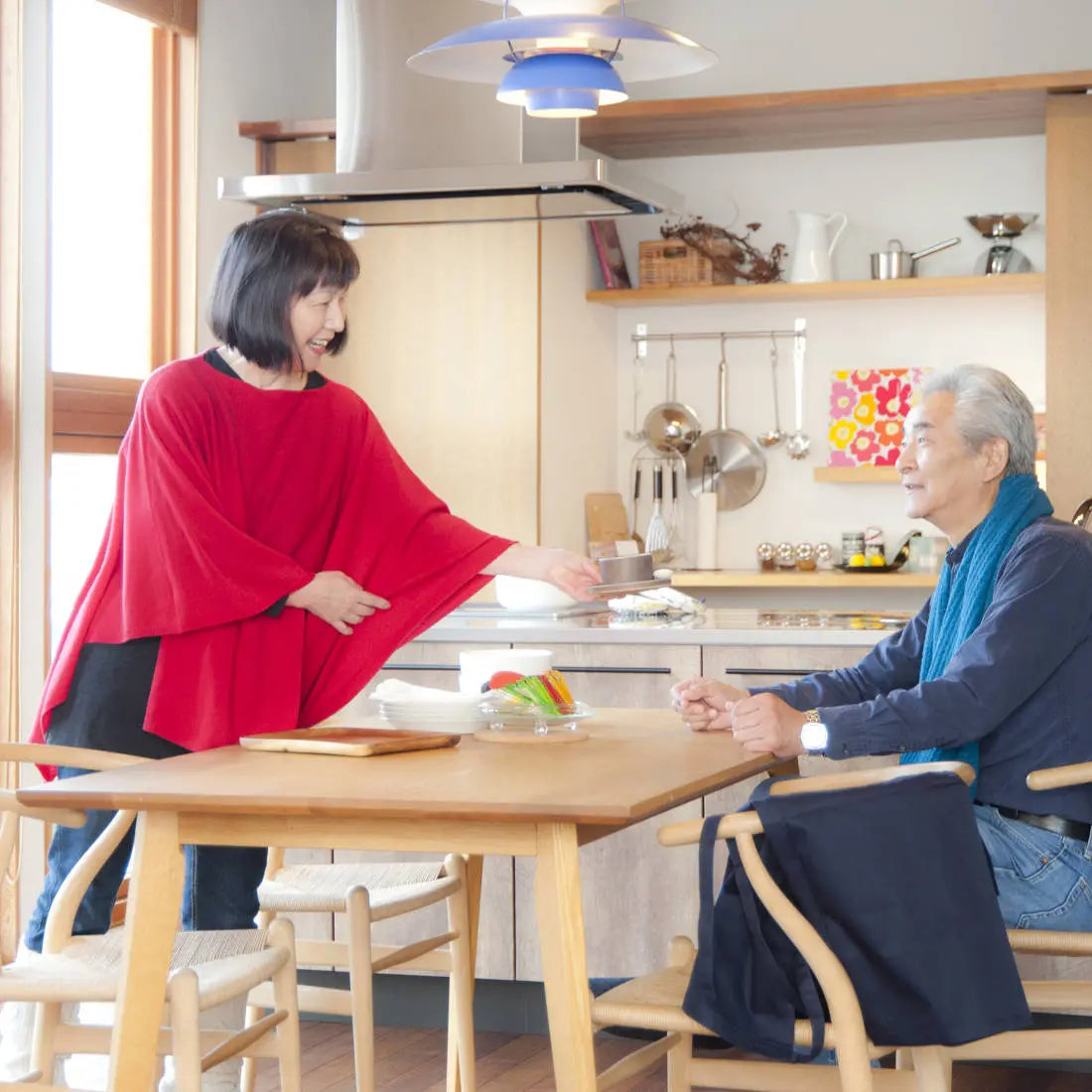 かぶるポンチョ 薄手で軽いウール100%